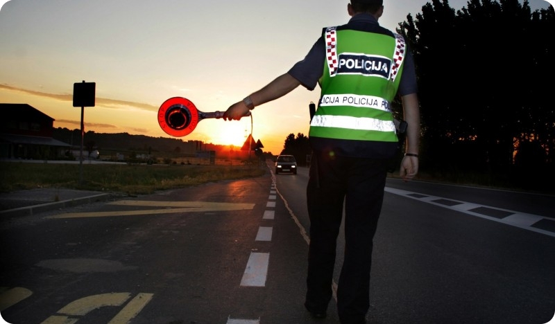Kod Potpićna vozio pod utjecajem droge i s drogom u automobilu-155945