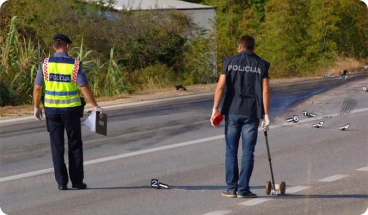 Automobil sletio s ceste kod Brtonigle, vozač teško ozlijeđen-155023
