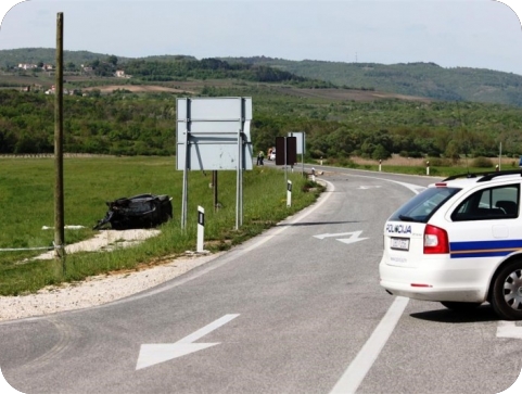 Nedaleko Cerovlja teško ozlijeđena vozačica u prevrtanju vozila-154742