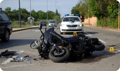 Oduzeo prednost motociklistu pa ga teško ozlijedio-160866