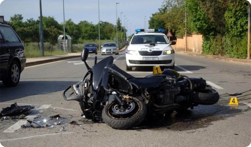 Pijani motociklist pao kod Buzeta i udario u ogradu-154417