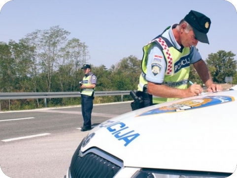 Vozio pijan na Verudeli, pa zaradio kaznu od 10 tisuća kuna-113892