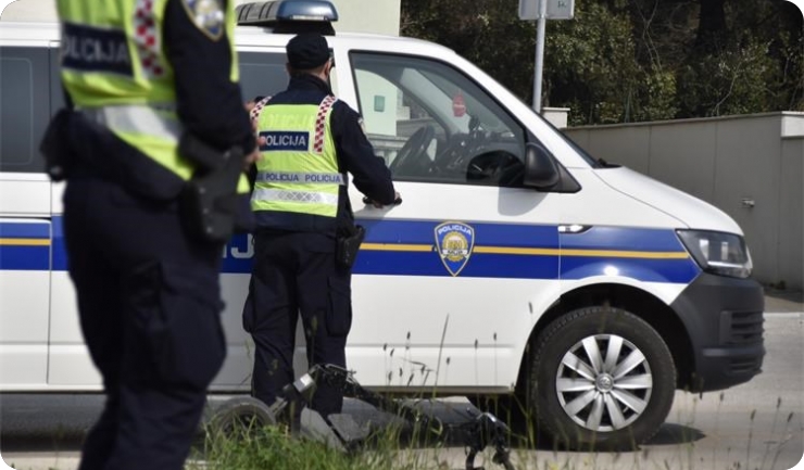 Vozio iako nikada nije položio, policija mu oduzela aqutomobil i privela ga u zatvor-164164