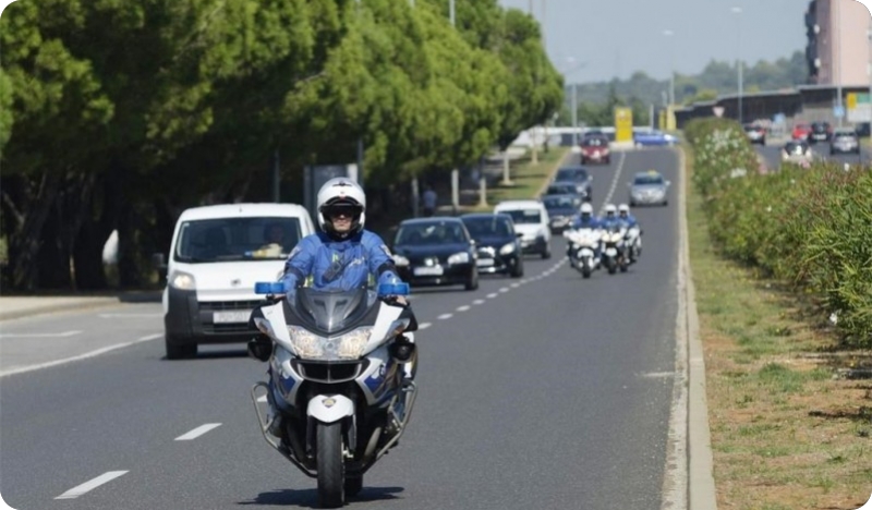 Bez položenog vozačkog upravljao automobilom kojem je istekla prometna dozvola-158052