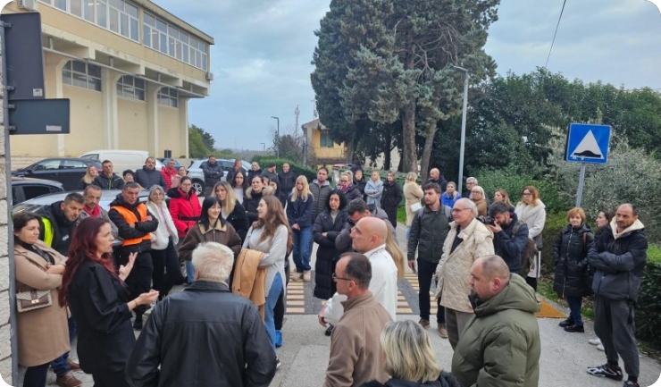 Prosvjed roditelja u Bujama zbog sigurnosnog incidenta u školi-158705