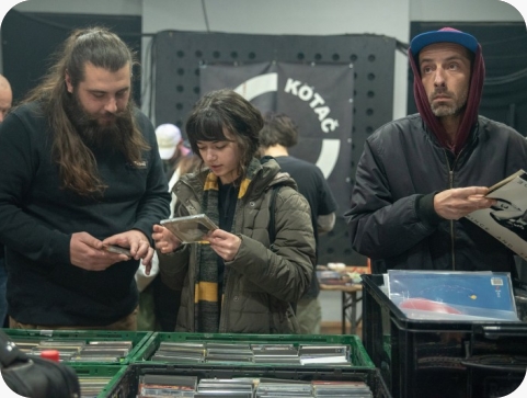 Rock buvljak ponovno u Rojcu! Ploče, CD-i, kazete, majice i koncert grupe Dvokut-161232