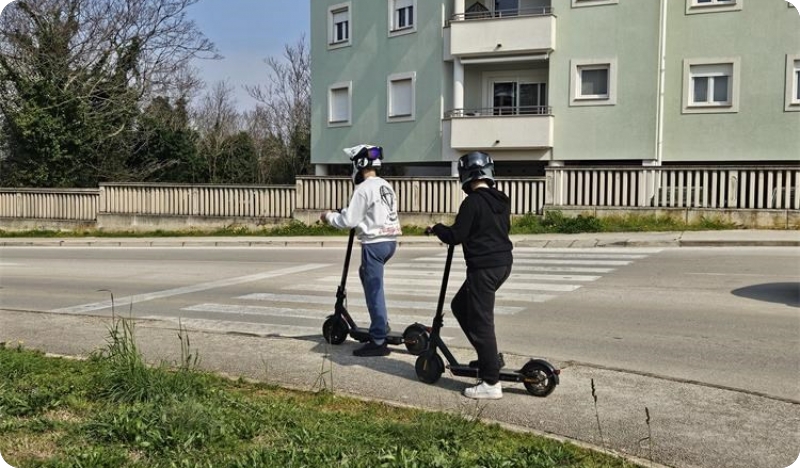 Vrsar: Na nizbrdici izgubila kontrolu nad romobilom i pala-159906