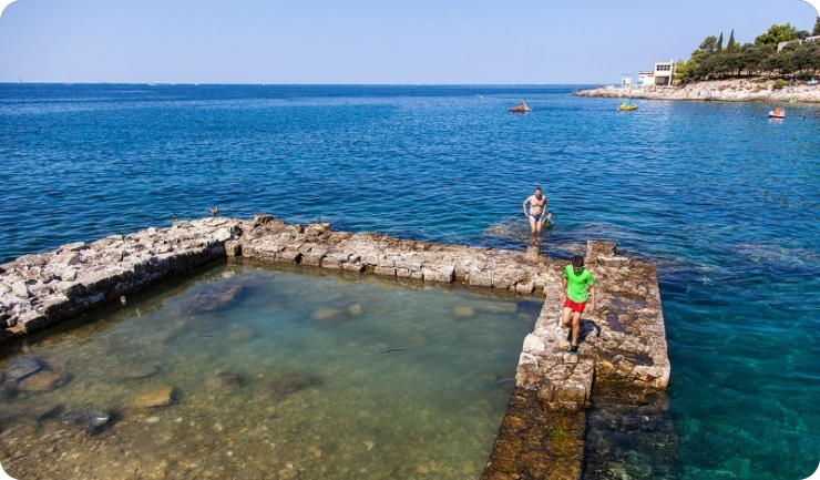 Kod Saccorgiane spasioci iz mora izvukli 18-godišnjaka koji je plutao bez svijesti-154087