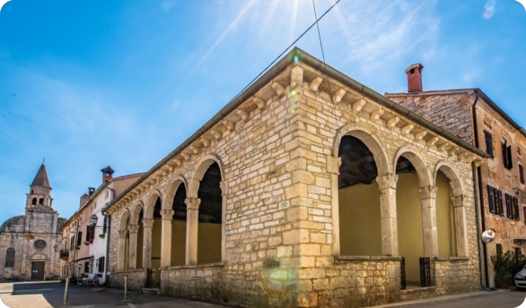Multimedijalno uređena gradska loža u Svetvinčentu-128815