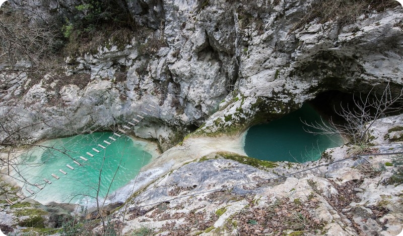 18-godišnjak na stazi 7 slapova pao u rijeku Mirnu i utopio se-118679