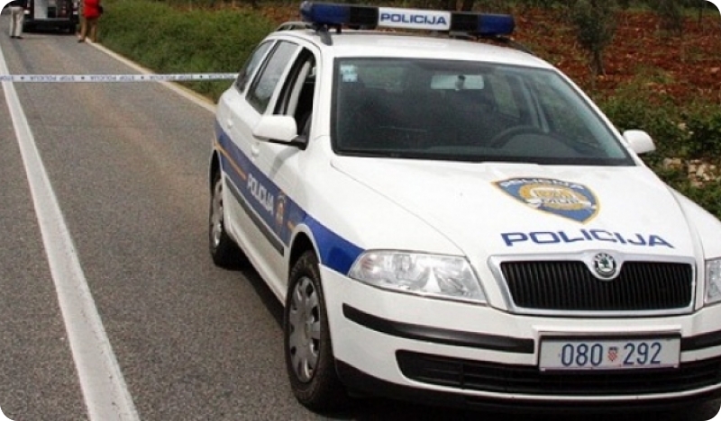 Teško ozlijeđen motociklist u prometnoj nesreći kod Bala-122196