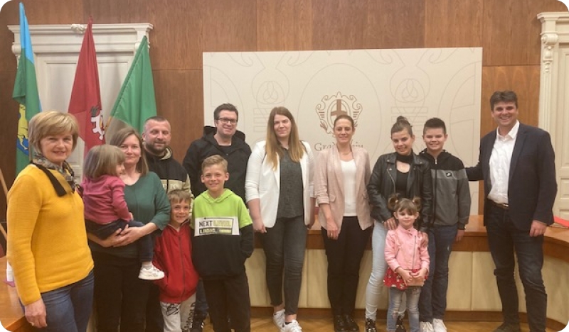 Prve labinske obitelji potpisale ugovore za gradnju kuća na Marcilnici-136537