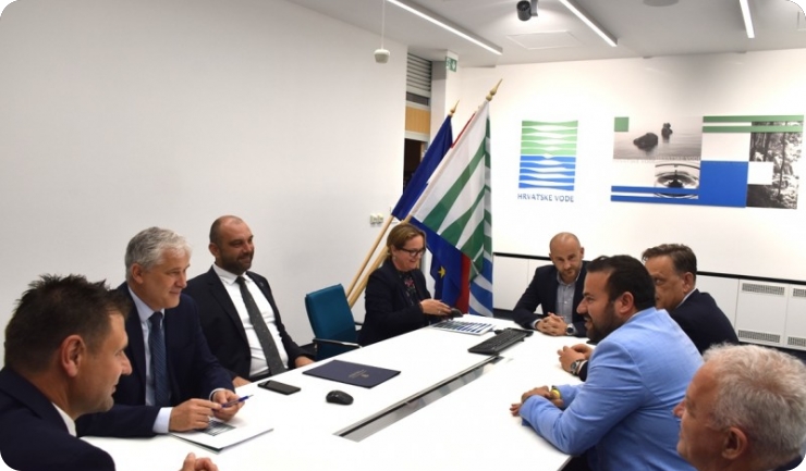 Trgovačkim društvima Pragrande i Vodovod uručeni ugovori za Aglomeraciju Pula sjever-137007