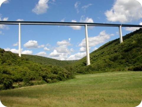 Poticao na skakanje s vijadukta, što je dovelo do smrti britanskog državljanina-148227