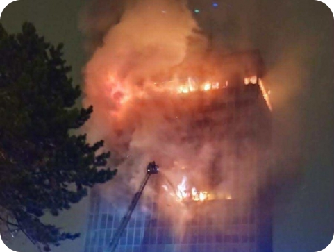 Veliki požar zahvatio Vjesnikov neboder, vatrogasci se cijelu noć borili s vatrom-156584