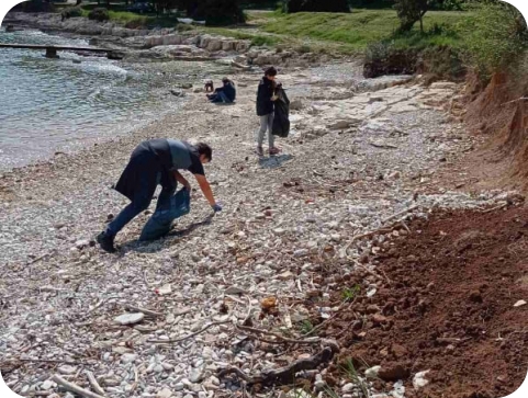 Volonterskom akcijom čišćenja Valovina ukazali na štetnost  plastike u moru-116796