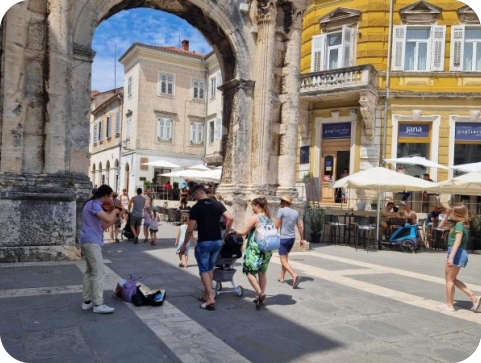 Kome smetaju ulični svirači ? -138601